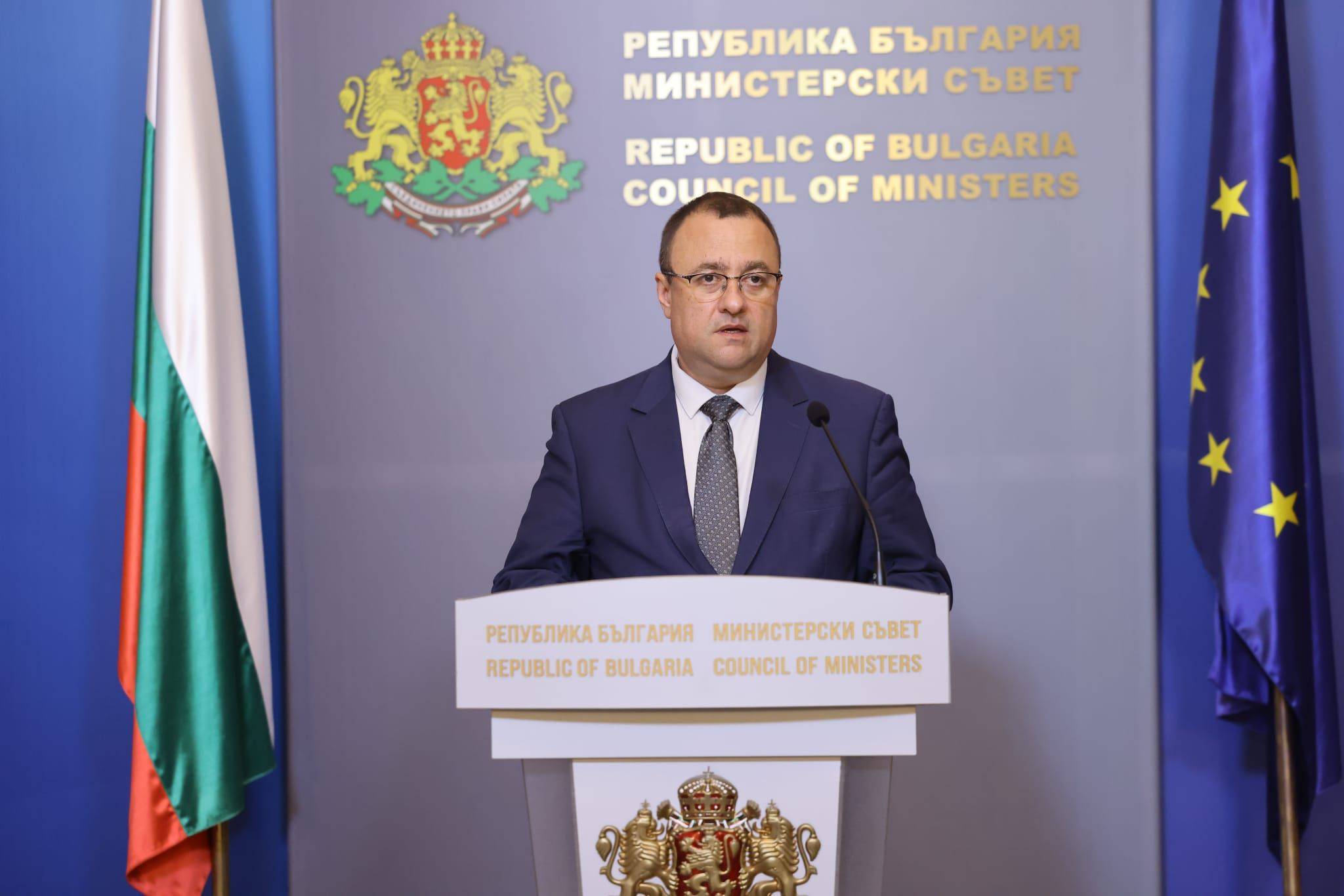  Министърът на районната развиване и благоустройството Иван Иванов 